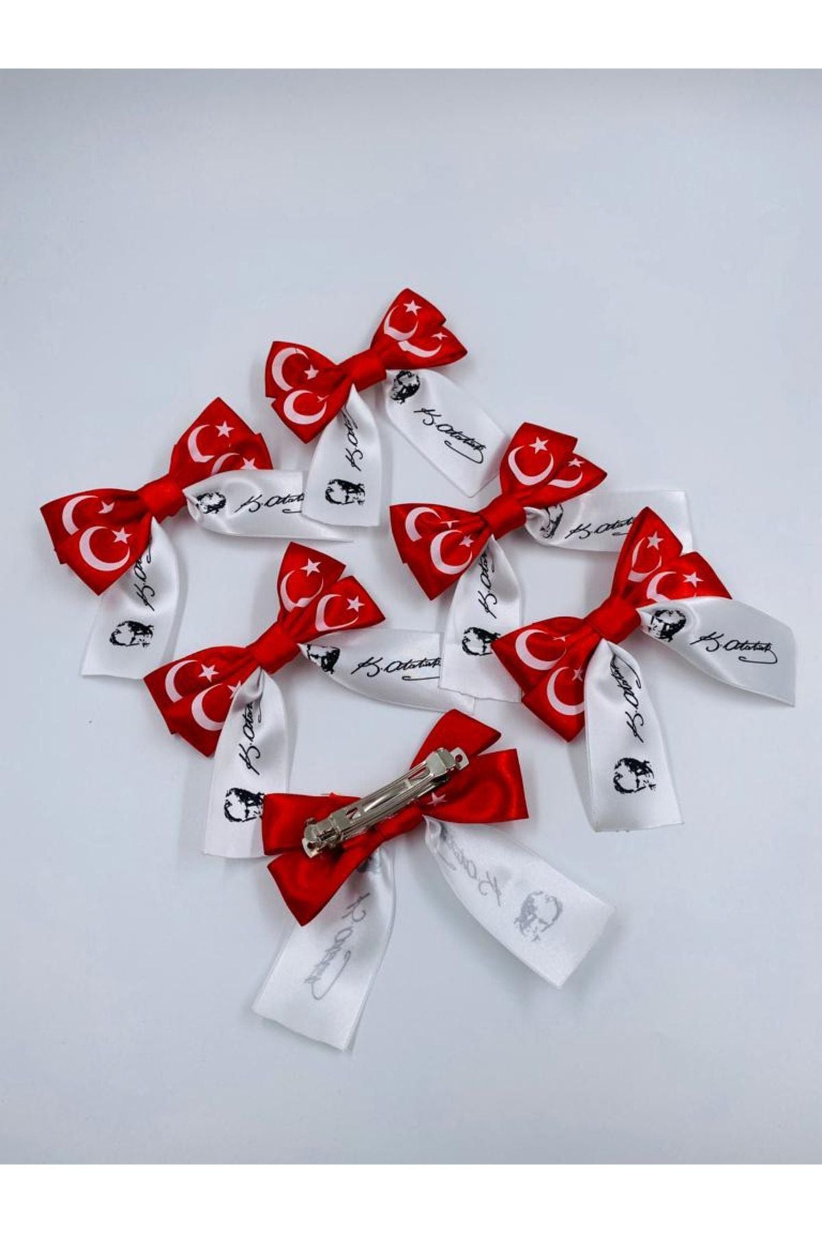 Atatürk Ve Bayraklı 23 Nisan 29 Ekim 19 Mayıs 30 Ağustos Bayram Tokaları Otomatik Toka 6 Adet
