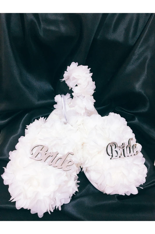 Beyaz Çiçek Detaylı Bride Pleksi Gelin Terliği Ve Tacı