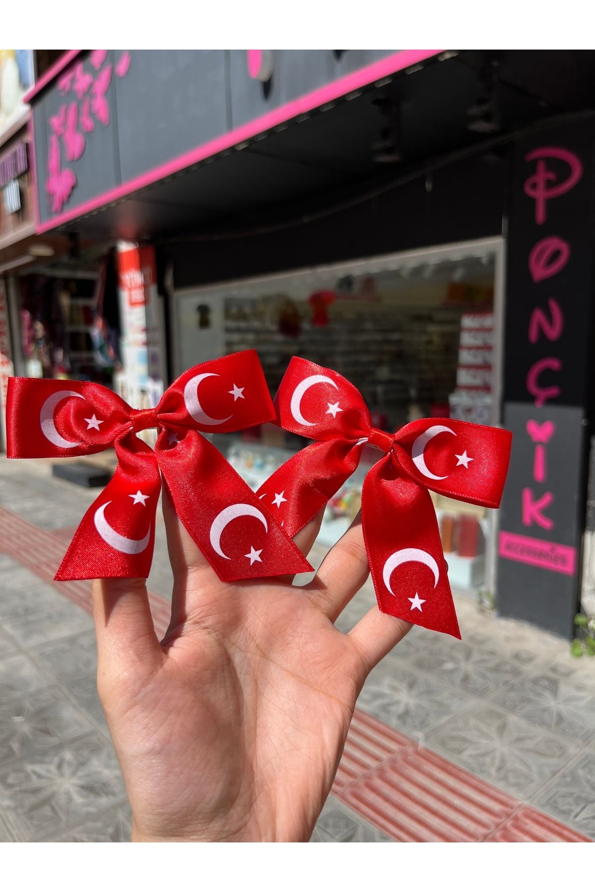 23 Nisan Tokası Kırmızı Fiyonk Ay Yıldızlı Pens Toka
