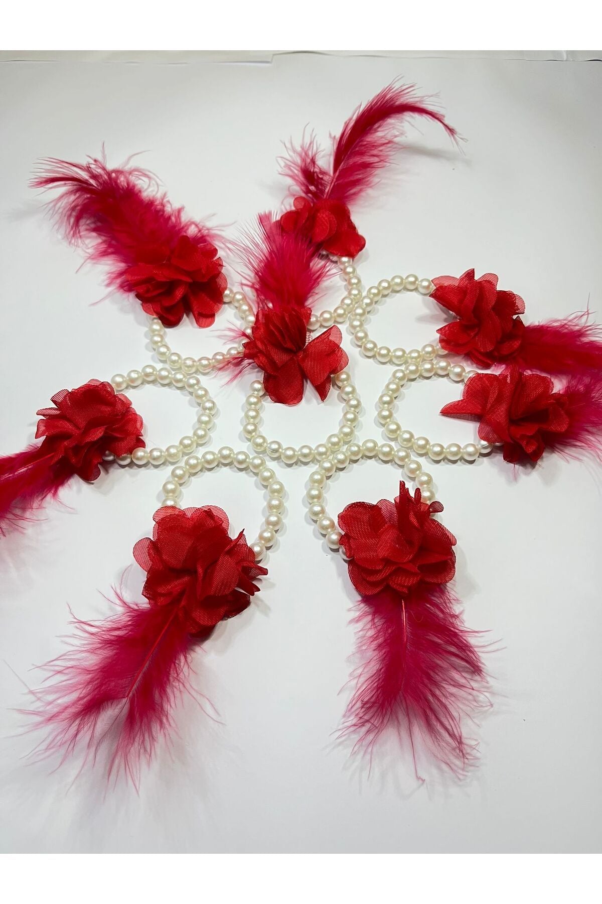 Kına Gecesine Özel: Kırmızı 6’lı Tüylü Nedime Bilekliği