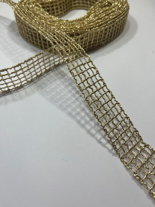 Gold Simli Kurdele – Yılbaşı ve Özel Gün Süslemeleri İçin (1 Metre)