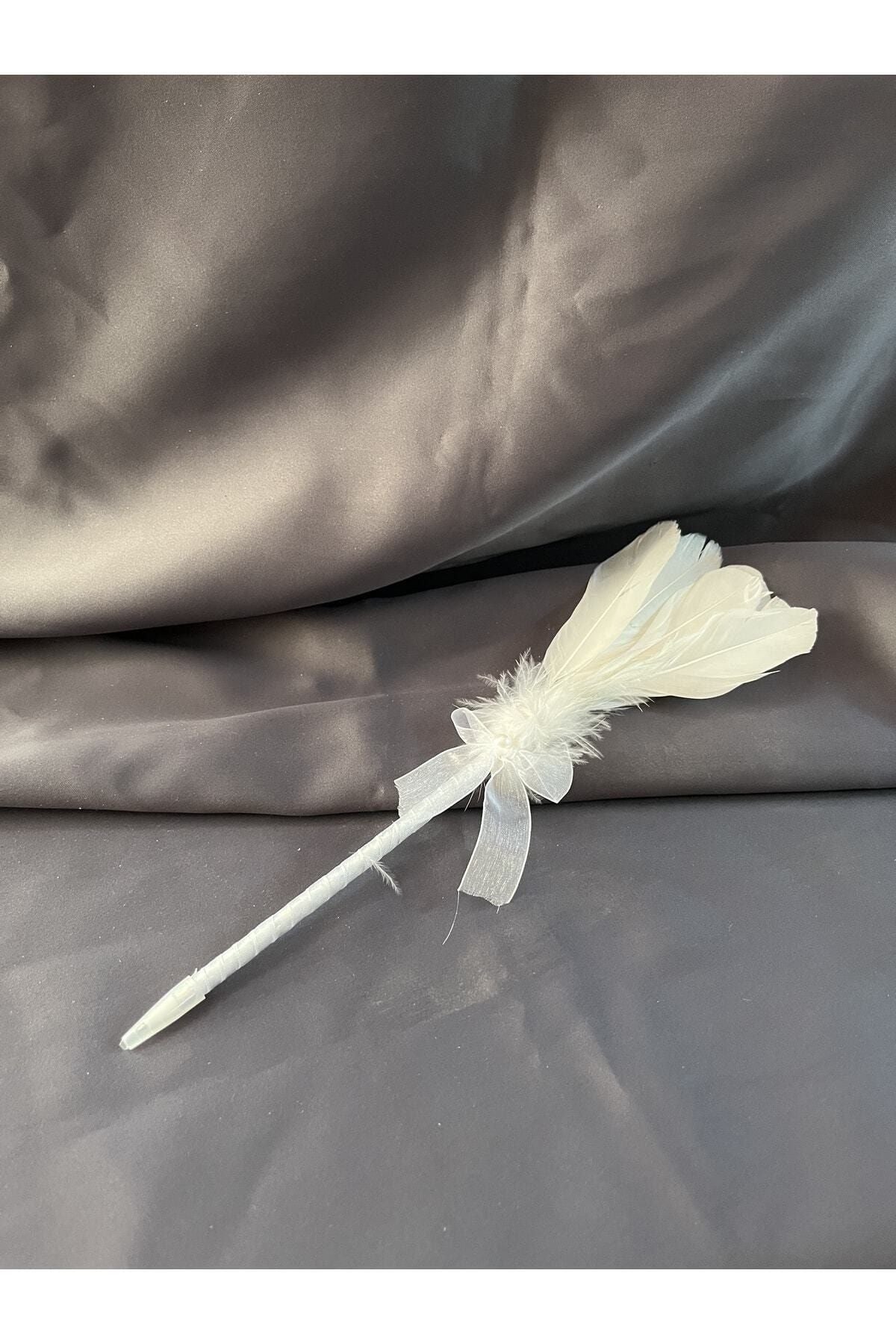 Weißer Hochzeitsstift mit Federn