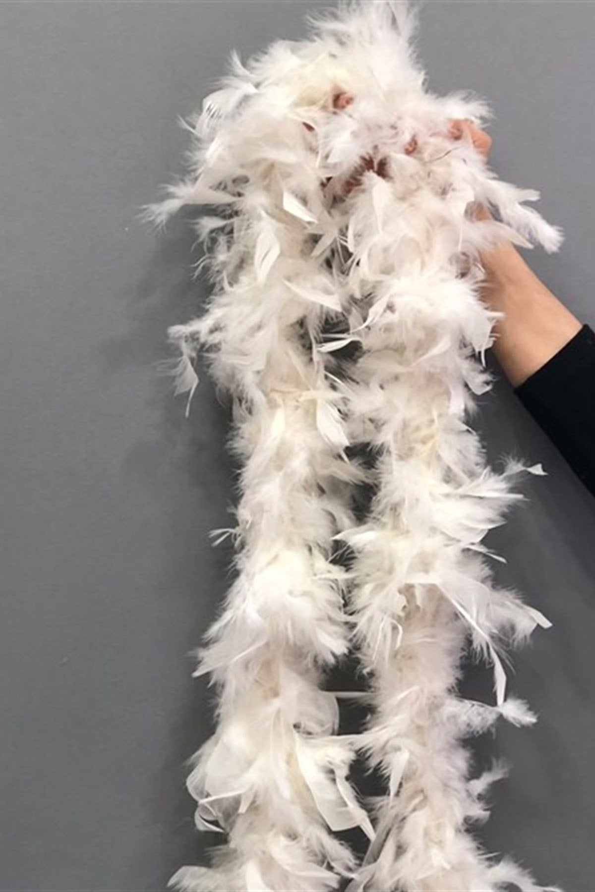 Beyaz Otriş Kaz Tüyü 2 Metre – Dekoratif Süsleme ve Kıyafet Aksesuarı (1 Paket)