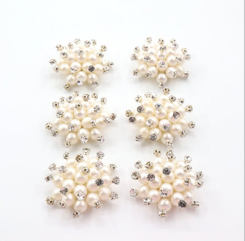 Perlensteinbrosche – Gold- und Silberfarbene Optionen Accessoire