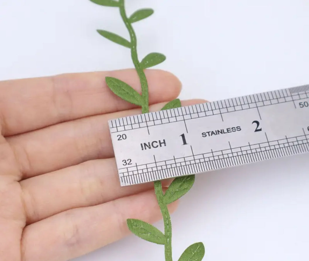 Yeşil Yaprak Desenli Dekoratif Şerit – 5 Metre | Doğal Temalı Süsleme Şeridi